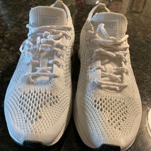 Nike FLYKNIT RACER